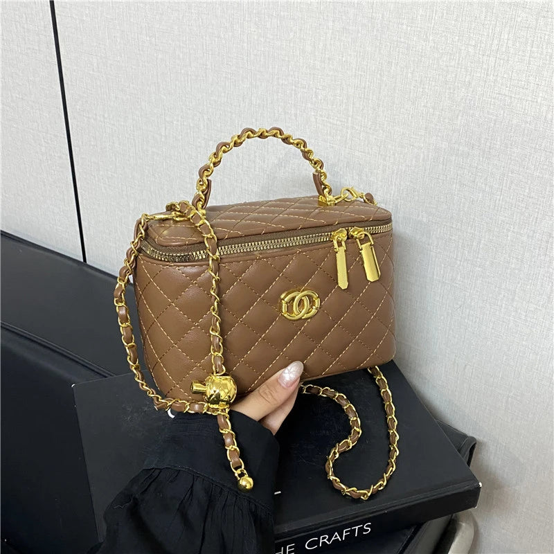 Fashionable Tote Bag For Women Spacious Leather Handbags Shoulder Carry Ladies Luxury Brand Popular Classic Elegant Design